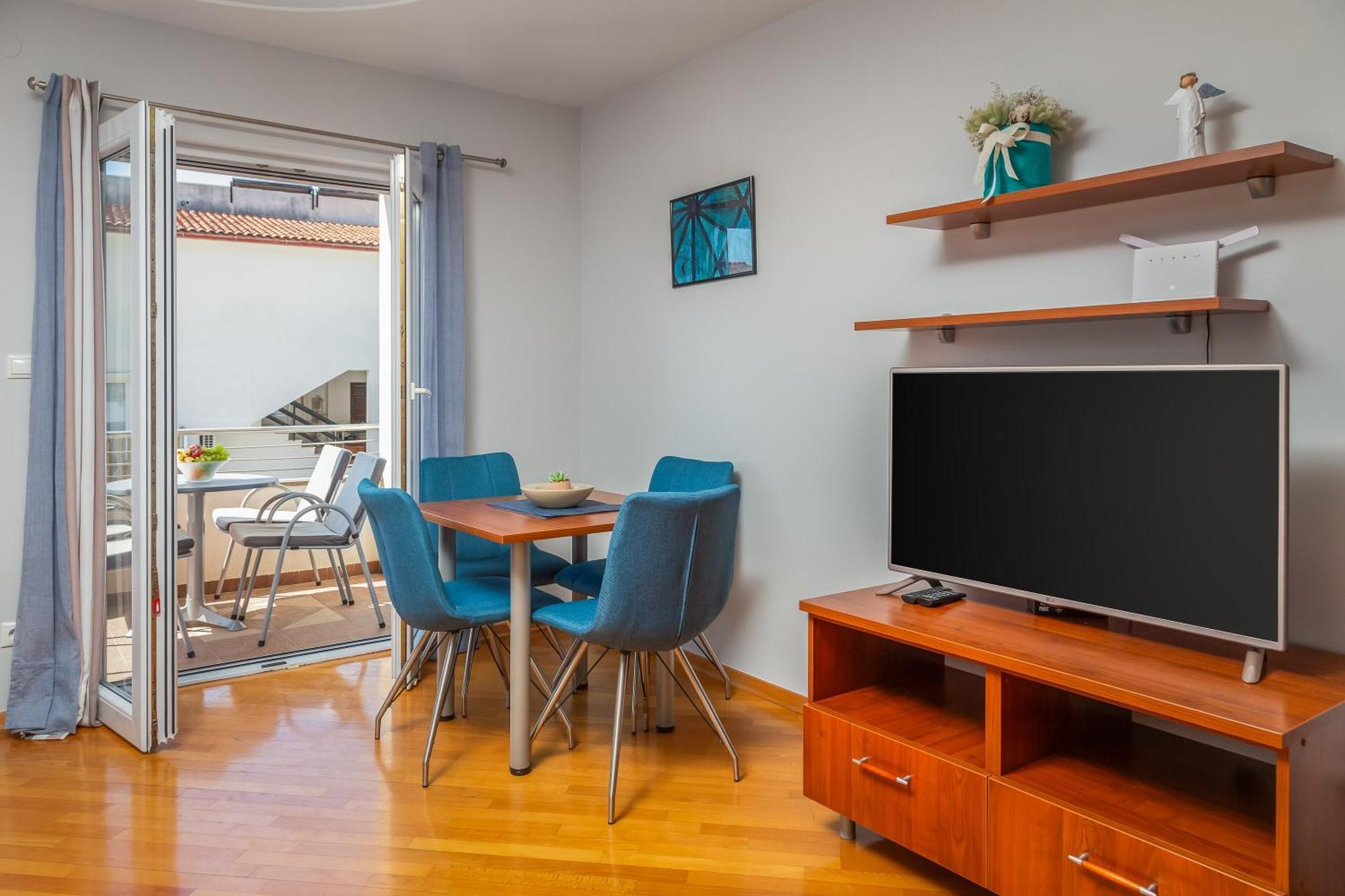 Brkic Apartments With Private Parking Makarska Exterior foto