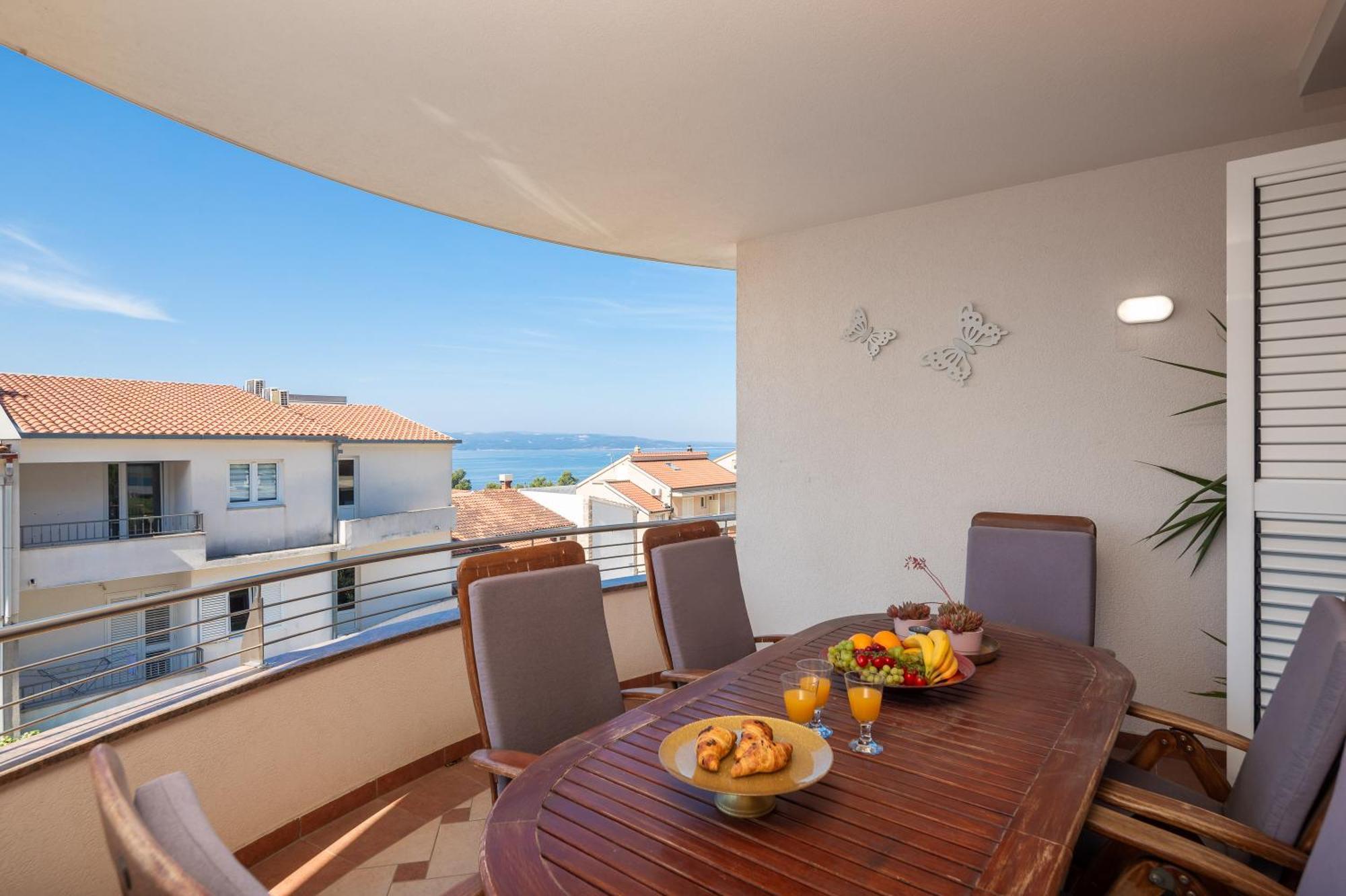 Brkic Apartments With Private Parking Makarska Exterior foto