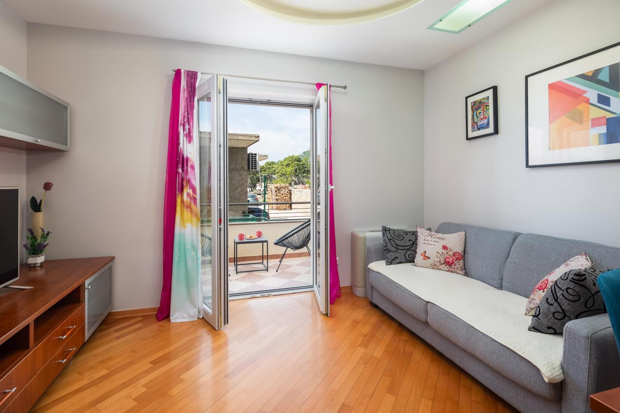 Brkic Apartments With Private Parking Makarska Cameră foto