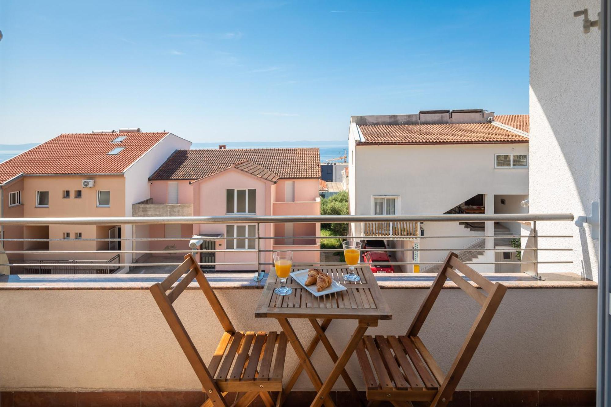 Brkic Apartments With Private Parking Makarska Cameră foto