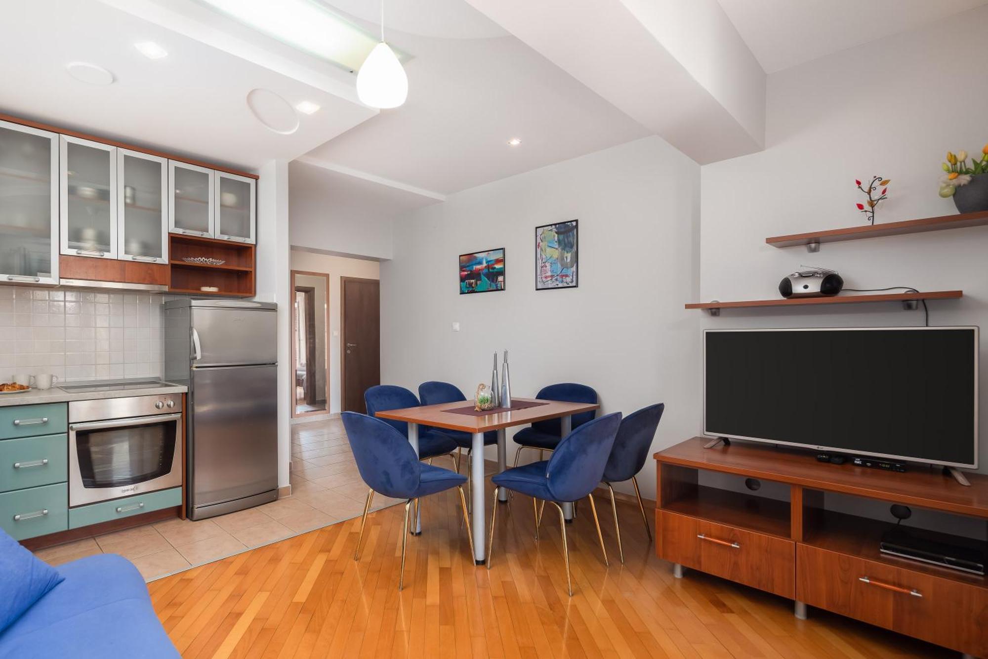 Brkic Apartments With Private Parking Makarska Cameră foto