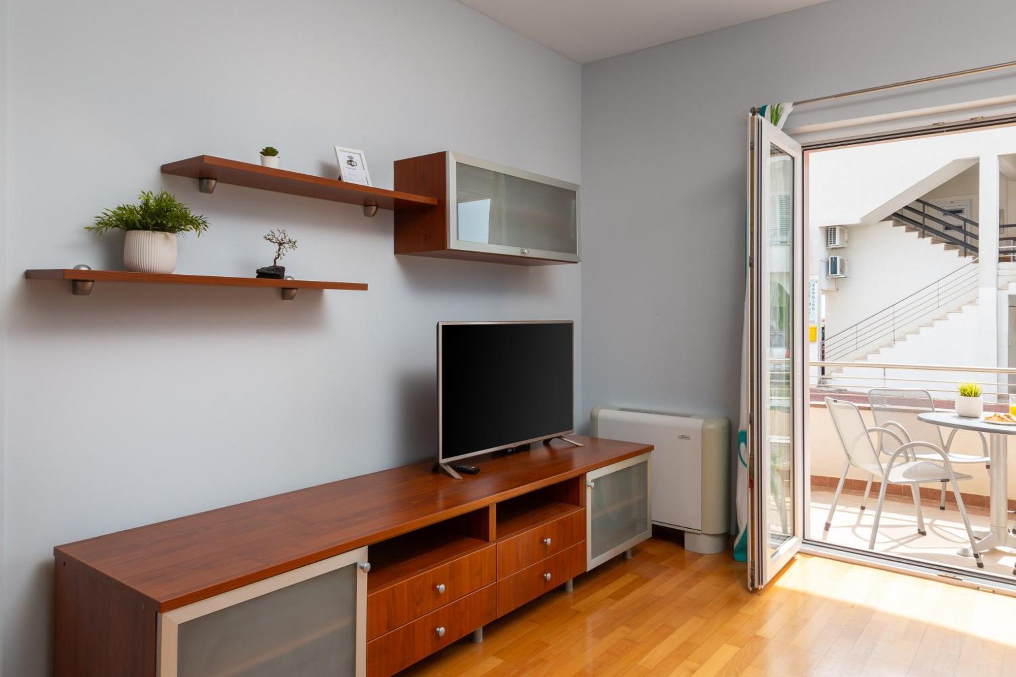 Brkic Apartments With Private Parking Makarska Cameră foto