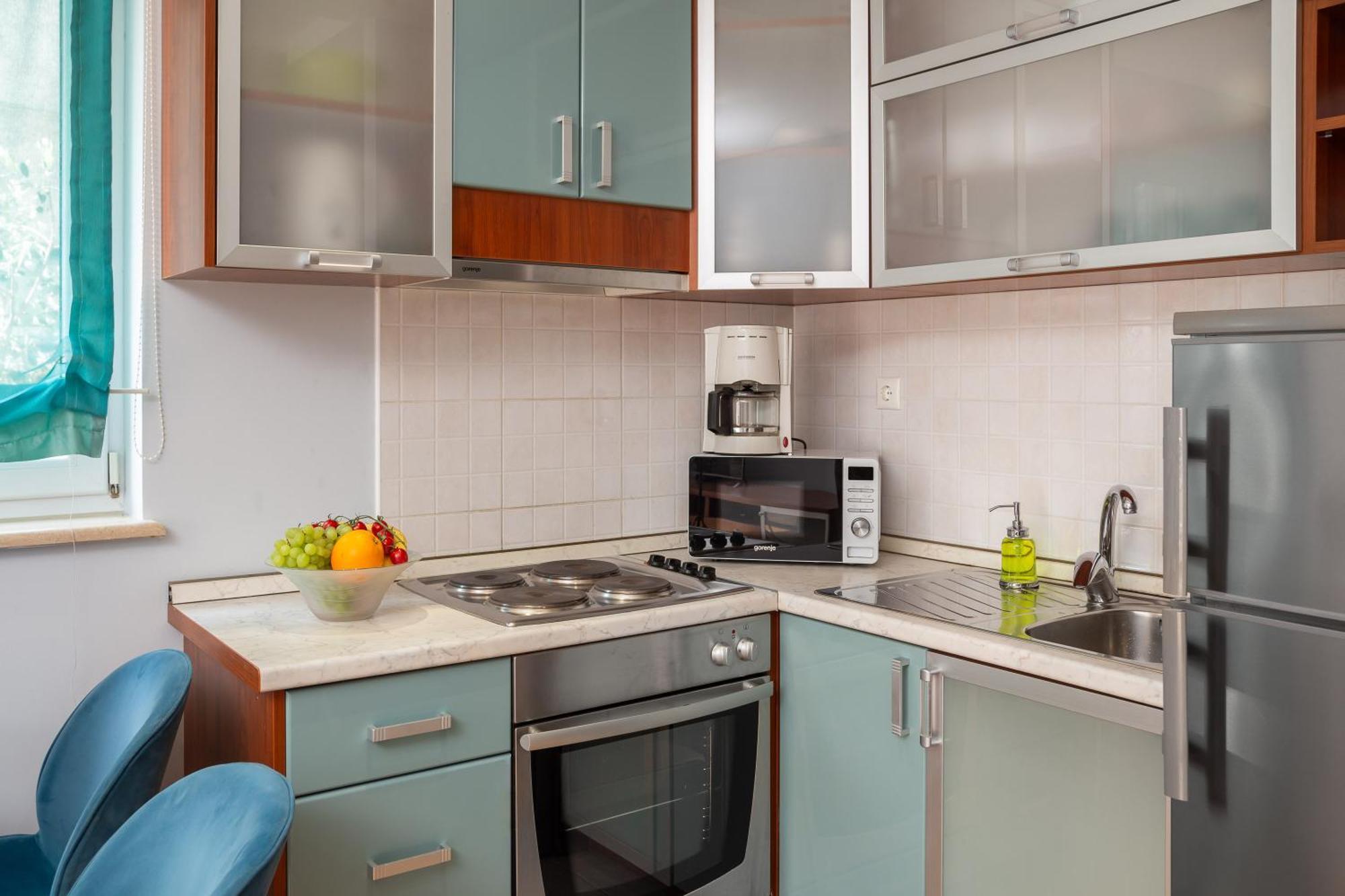 Brkic Apartments With Private Parking Makarska Cameră foto